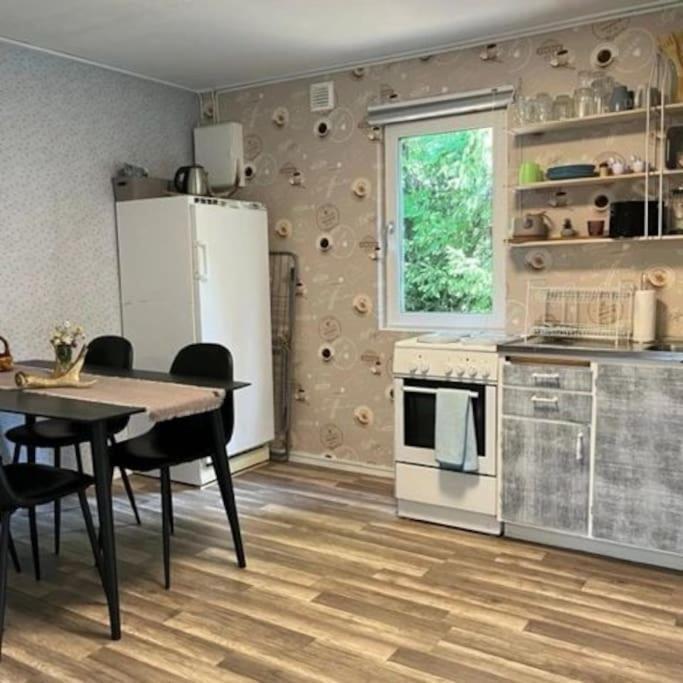 Familienfreundliche Farm Stuga Hamra  ภายนอก รูปภาพ